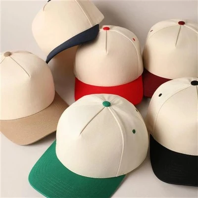 Gewone snapback -hoeden